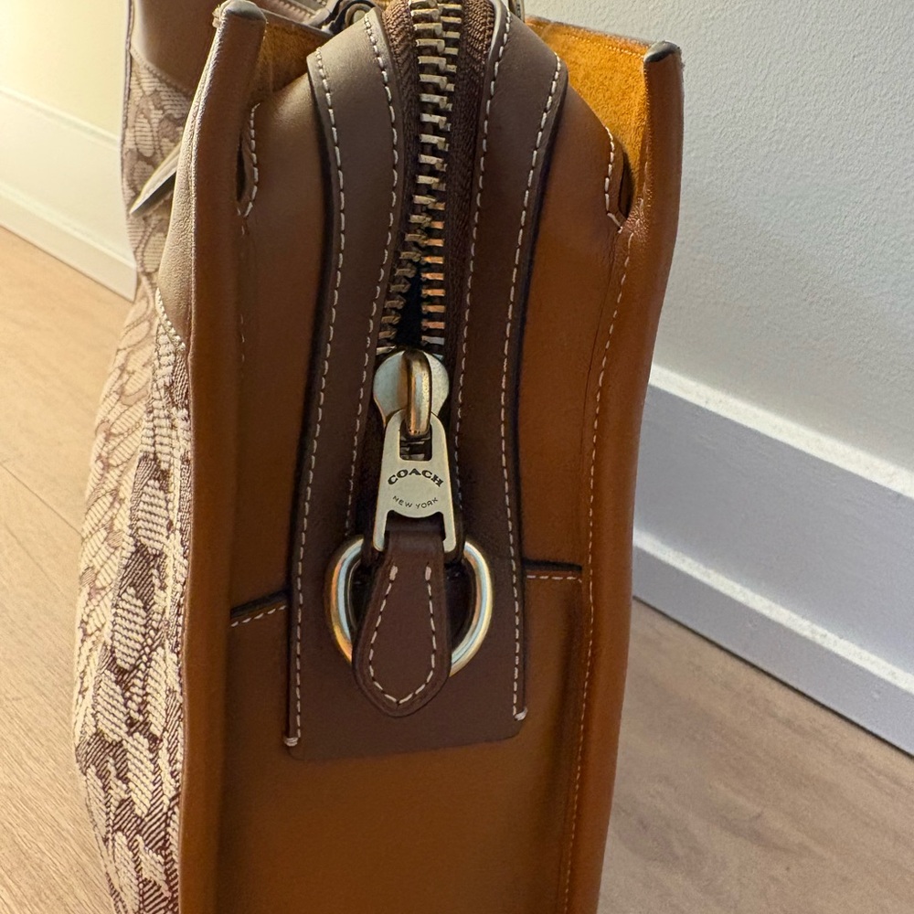Coach handbag - Picture 3 of 9